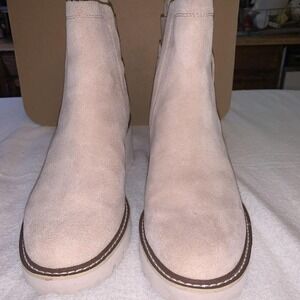Dolce Vita Ankle Boots Beige Suede Sz 8.5 Nice Chunky Heel